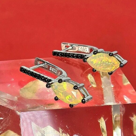 925 Sterling Silver Set: Earrings & Ring Sz 7.5 with Natural Ethiopia Fire Opal. - Picture 14 of 16